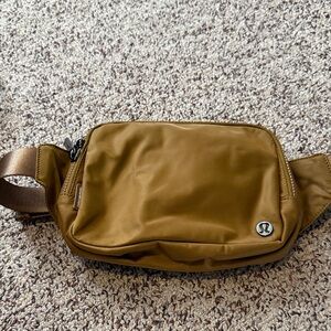 🍋 Lululemon Belt Bag